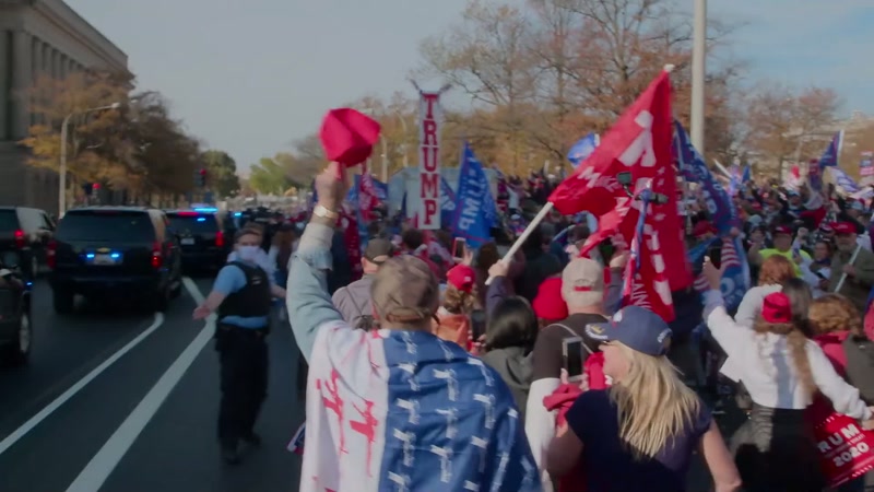(crowd cheering)