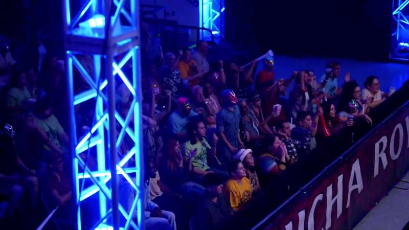 (crowd cheering)
