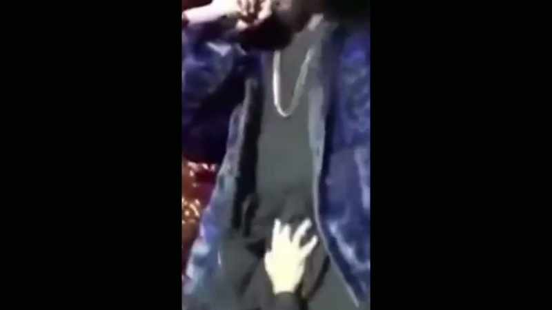 [crowd cheers] -[R. Kelly singing]