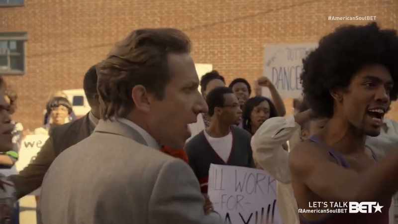 CROWD: Don is a con! Don is a con! Don is a con!