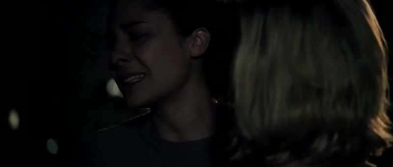 [crying] I need you to meet me. -I'm right here