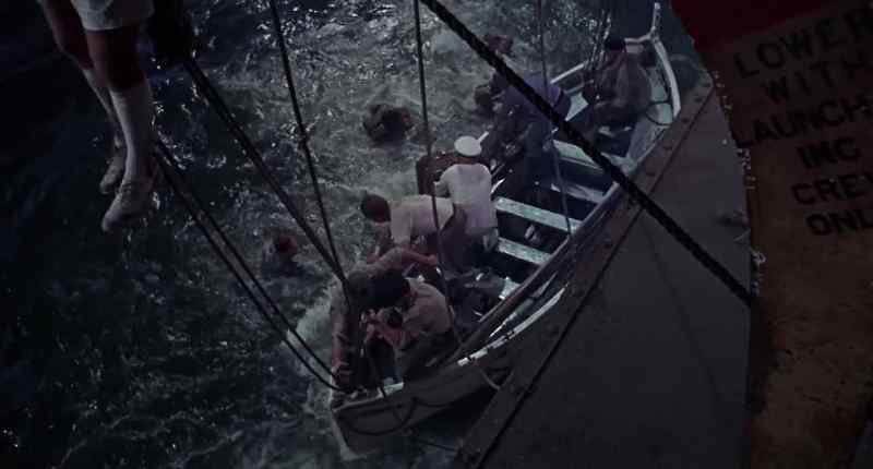 Cut her away from the boat!