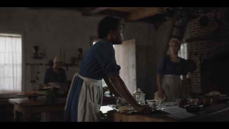 (cutlery clanking)