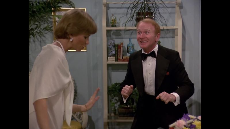 Cyrus: Forget the dining room, we'll have dinner here