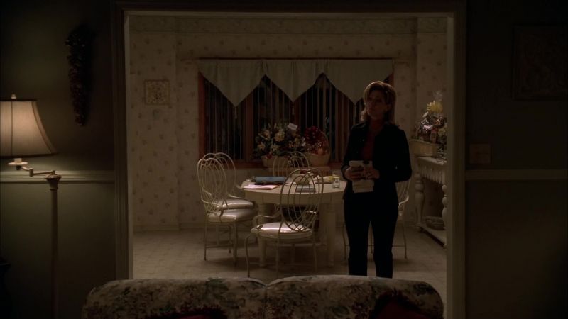 Dad, Sophia locked the door! -Should I get that?