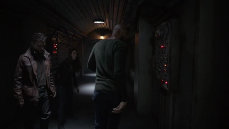 Daisy, the door. - Daisy?