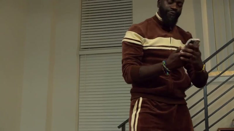 Damn, who the fuck is this nigga right Rob?