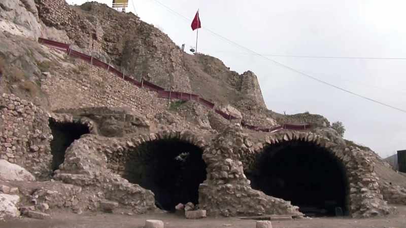 [Dan] Tunnels that lead to two hidden dungeons