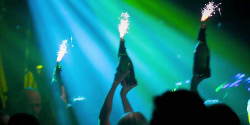 �� (DANCE MUSIC CONTINUES) ♪