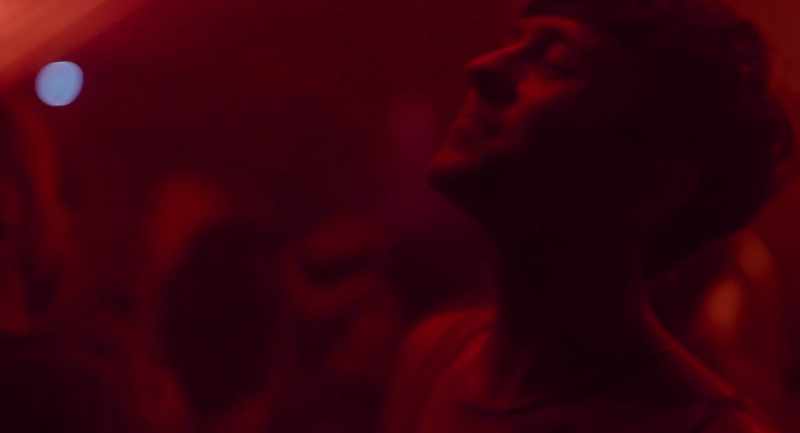 �� Dancing, Dancing with the lights out ♪