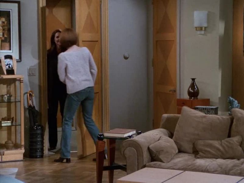 DAPHNE: Hey, Roz. - Hey, Daphne