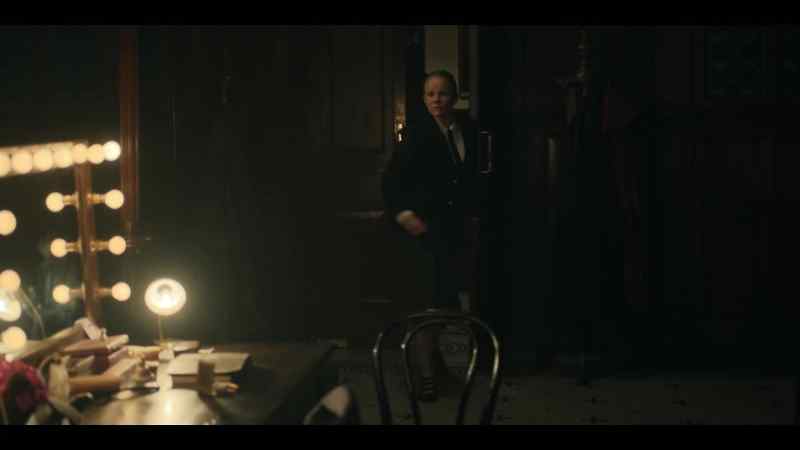 �� dark, somber music ♪