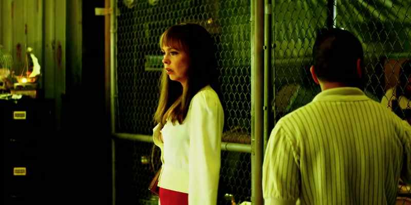 �� dark, suspenseful music ♪