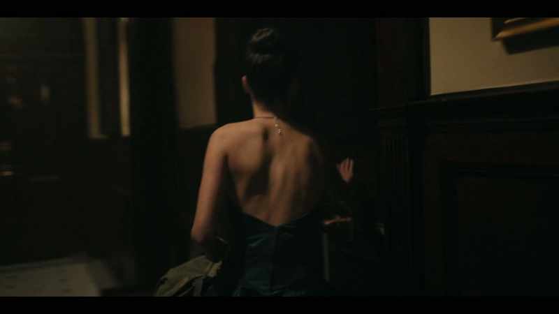 �� dark, suspenseful music ♪