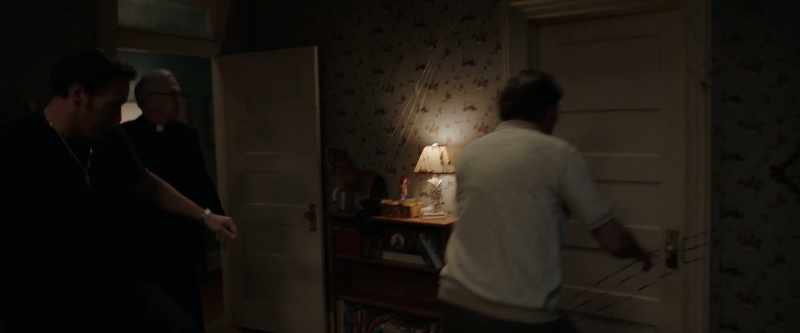 [David screaming]