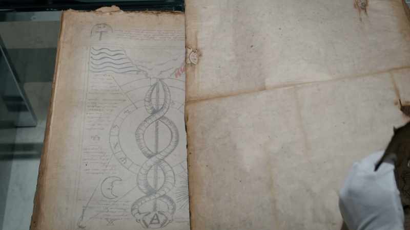 DAVID: These are sigils. - VINCENT: Possibly