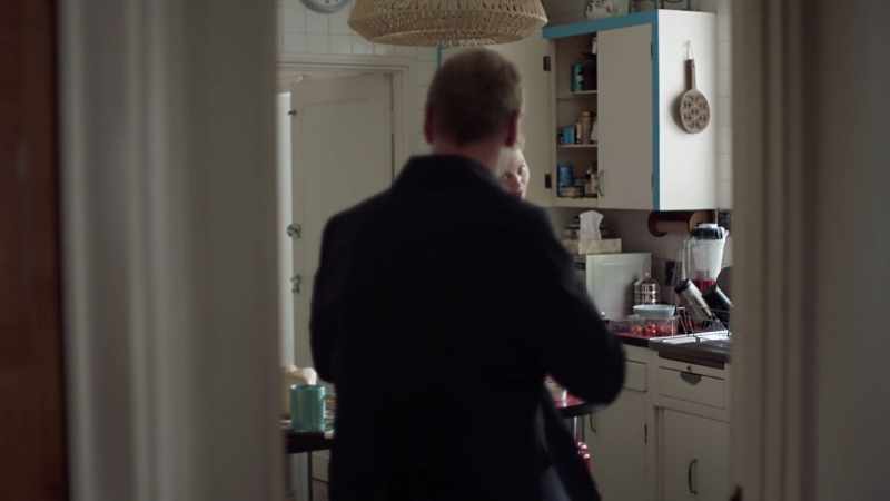 Debbie and Sam are coming over. - I'm not cooking
