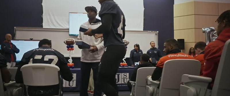 De'Jahn Warren. - [player laughs]