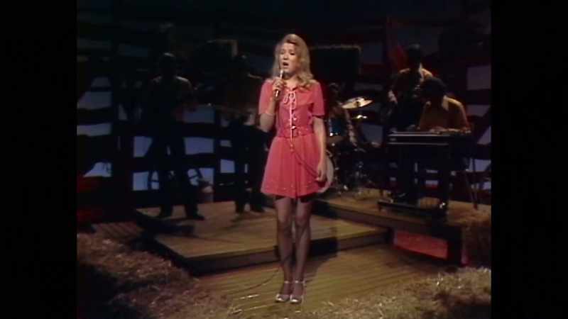 �� Delta Dawn What's that flower you have on? ♪