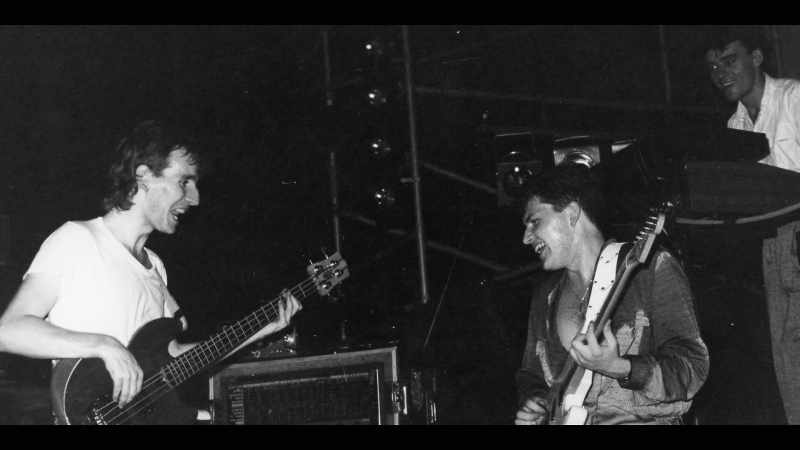 Derek Forbes was a great great of Simple Minds
