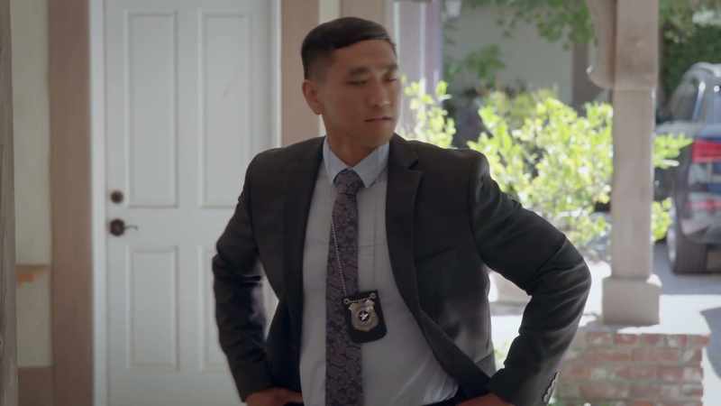 (detective sighs)