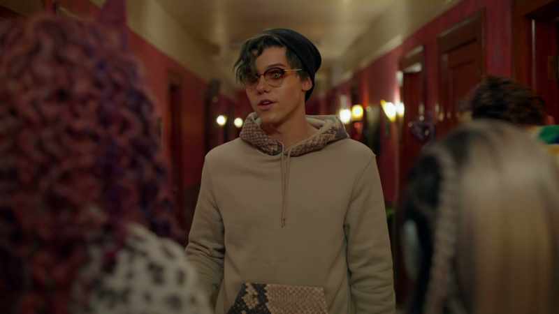 Deuce, hi, good. - [heart pounding]