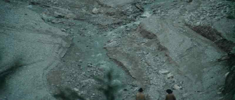 Did Joseph muzzle the dogs ? - Yes, he's waiting by the river