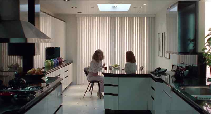 Did you see the den? - At your party. It's gorgeous