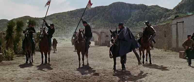 Dismount! Prepare to fight on foot!