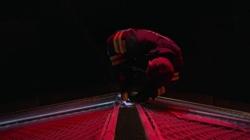 Dispatch, 118 is on scene, at the gate
