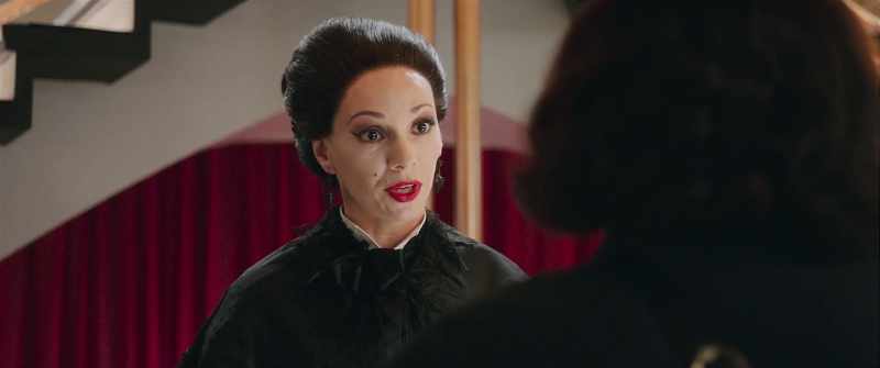 Distinction avows her noble hearing