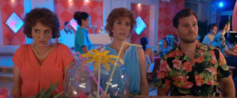 [distorted singing] ♪ Cheeseburger in paradise ♪
