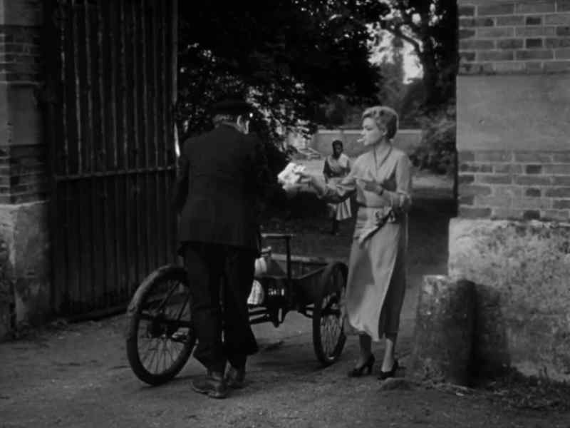 Do you have my newspapers? - Yes