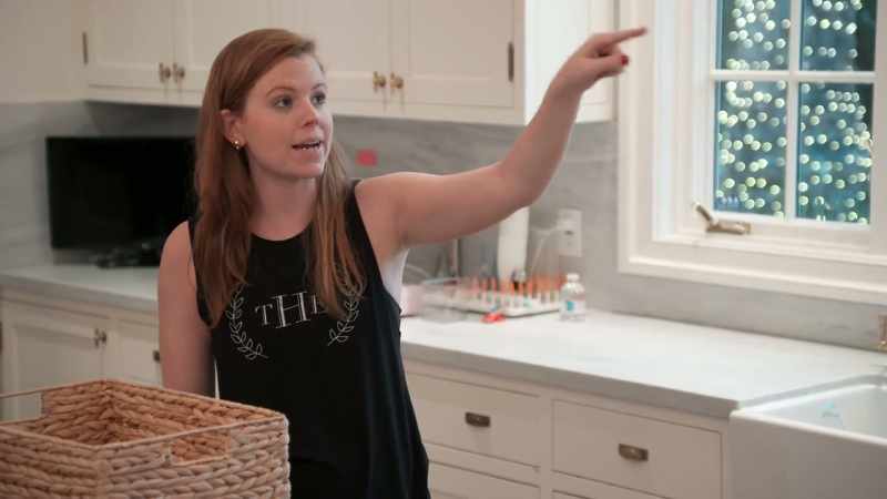 Do you have scissors? -And we bring baking next to the cookies
