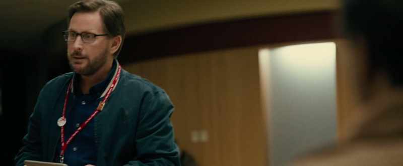 Do you know that Smutts is online right now, trying to get a date?