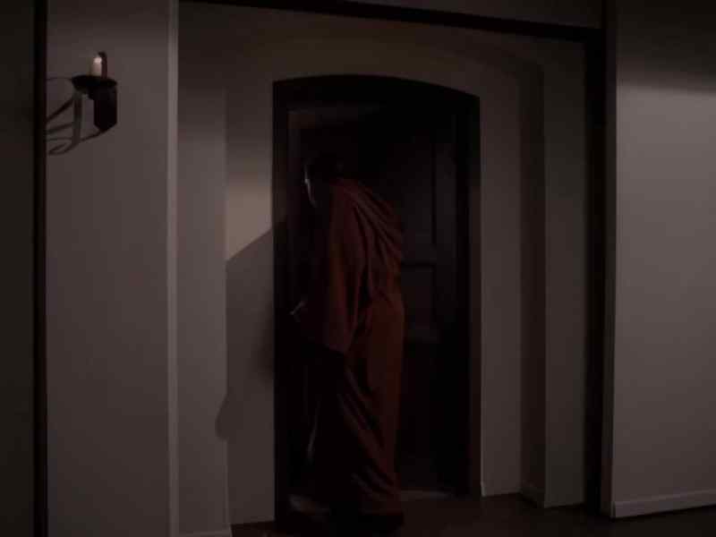 Do not close the door! What the rage
