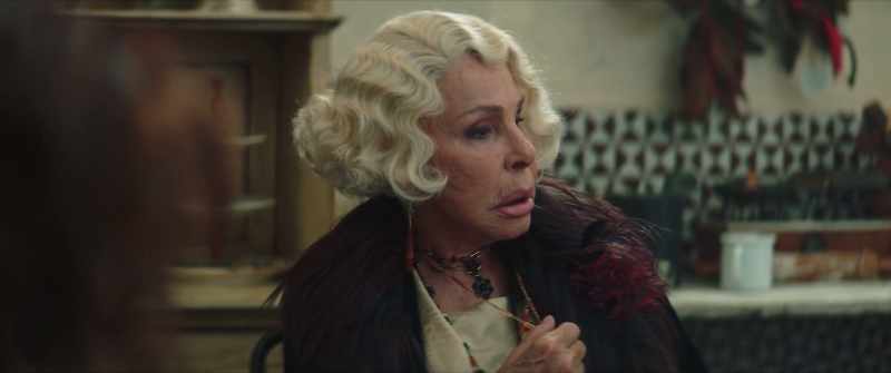 Do you want a drink, Nonna?