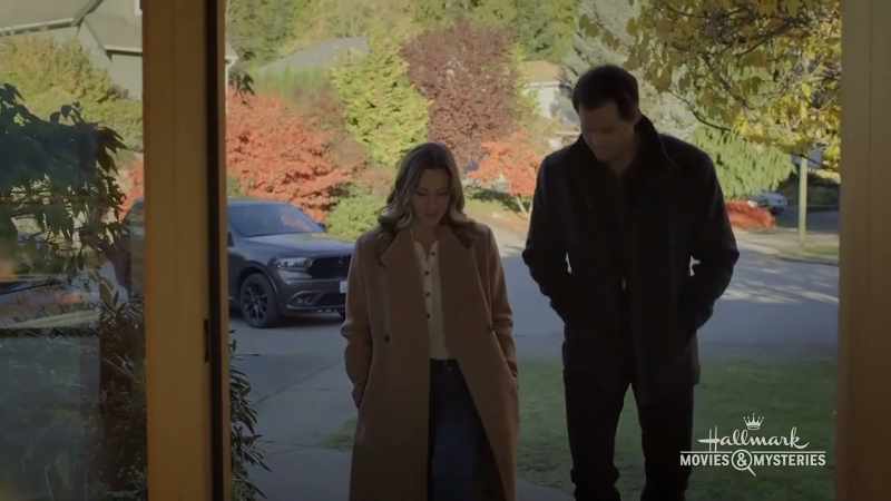 Do you want to come inside? - Yeah