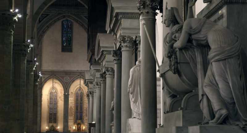 Donatello sculpted, a beautiful annunciation
