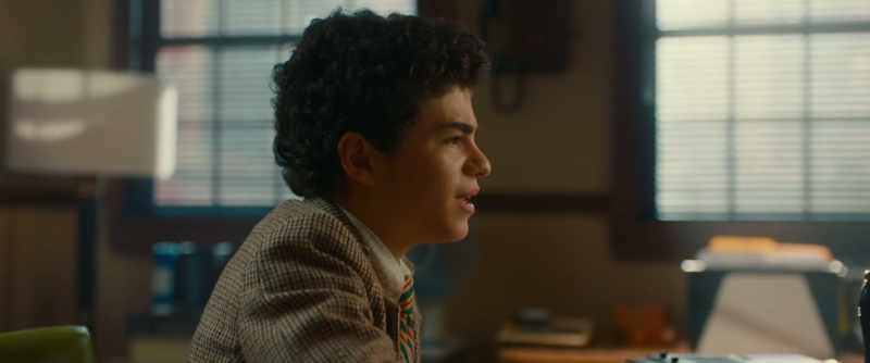 Don't you have a boy on the inside? - Not anymore. He kept getting grounded