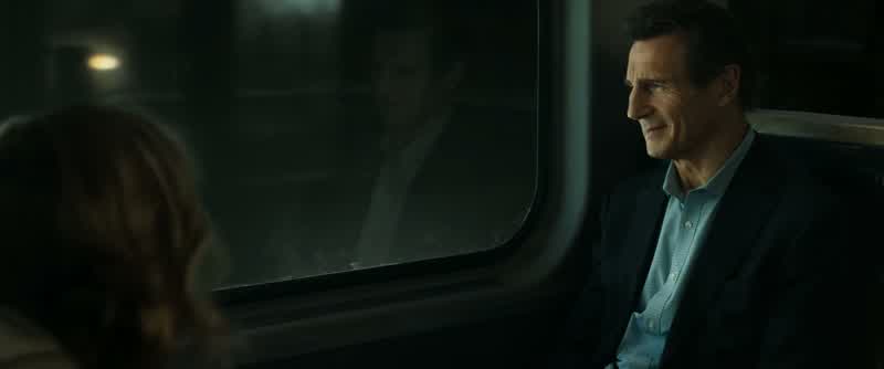Don't leave the train before finding the bag