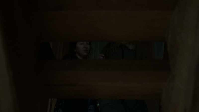Don't let her leave, constable. -(Freya grunts)