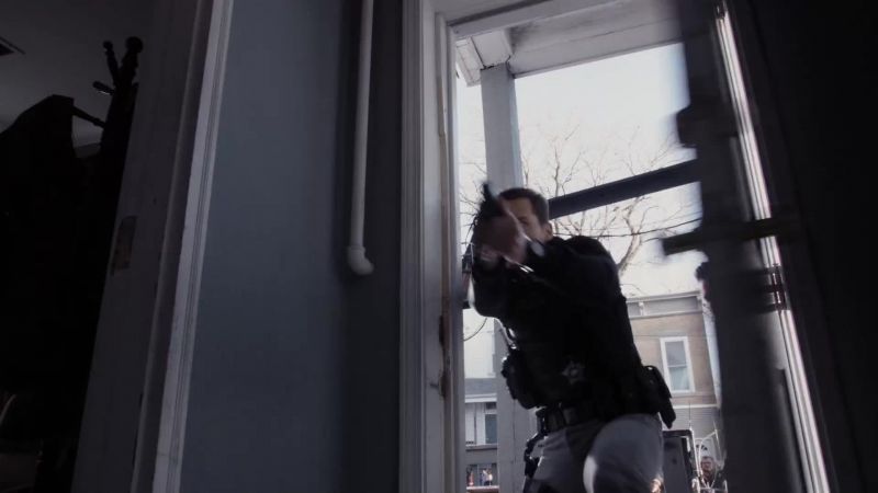 Don't move! - Stand down