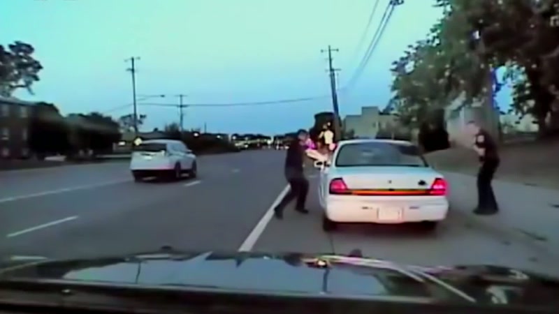 Don't pull it out! PASSENGER: [screaming]