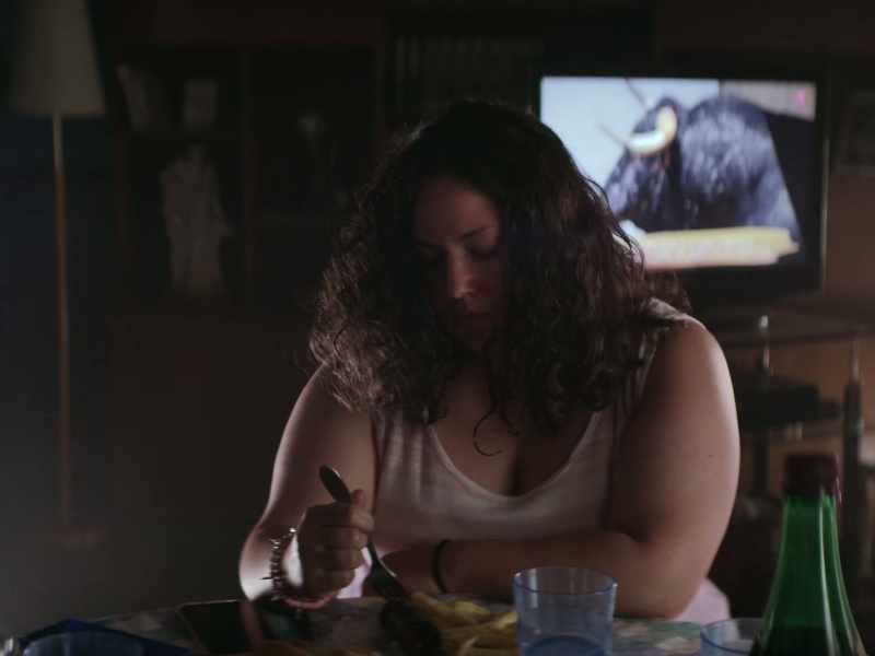 Don't say you don't go out. -Tomás: Well, it's up to her