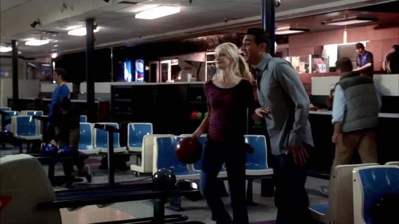 Don't throw it like a girl. - Now, watch it, buddy