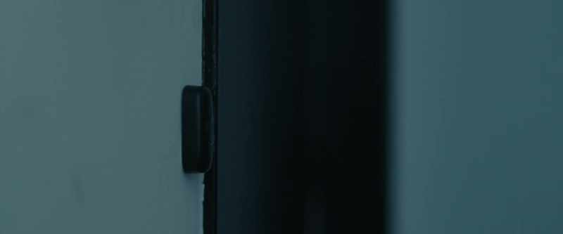 (door bell ringing)