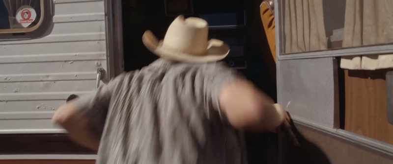 (door clicking)