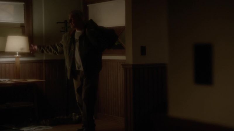 (door creaking)