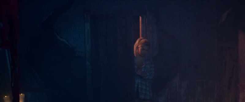 (door creaking)